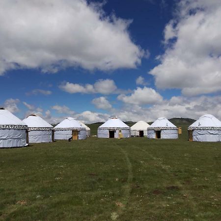 ホテルYurt Camp Muras In Song Kol Lake Kochkor エクステリア 写真