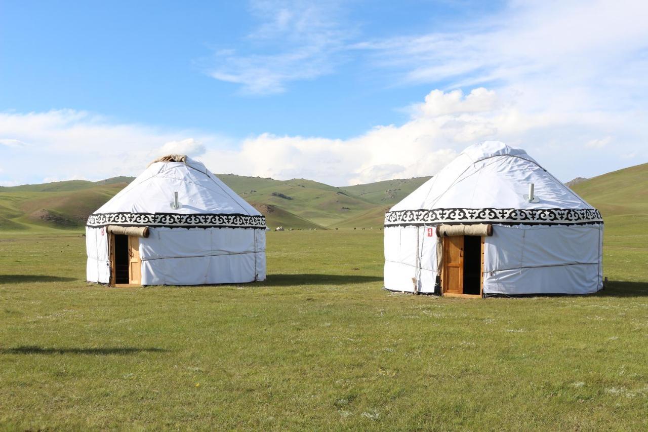 ホテルYurt Camp Muras In Song Kol Lake Kochkor エクステリア 写真