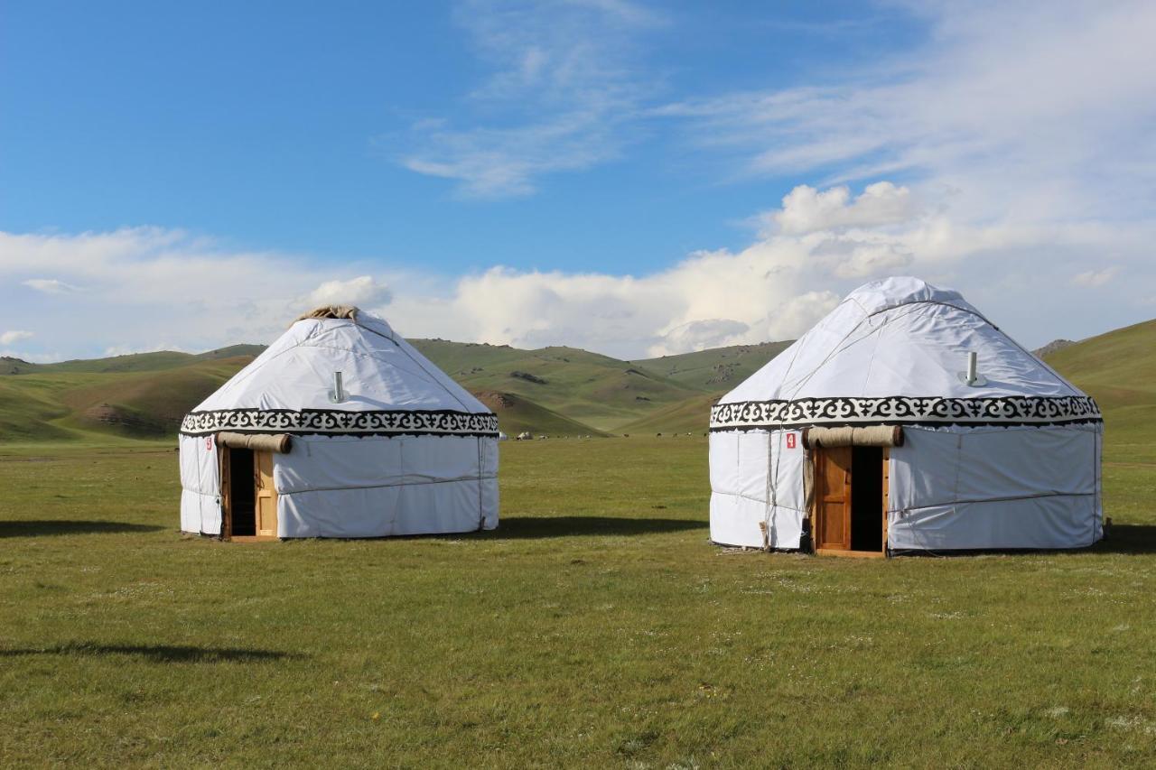 ホテルYurt Camp Muras In Song Kol Lake Kochkor エクステリア 写真