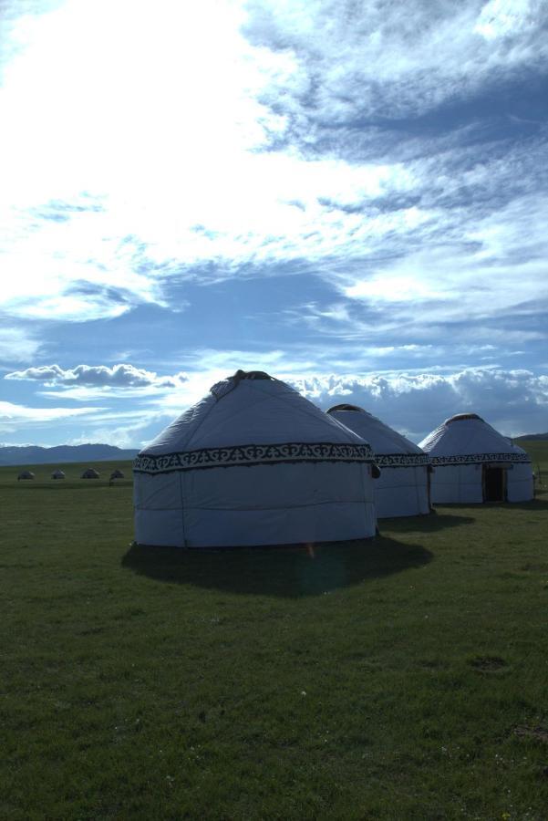 ホテルYurt Camp Muras In Song Kol Lake Kochkor エクステリア 写真